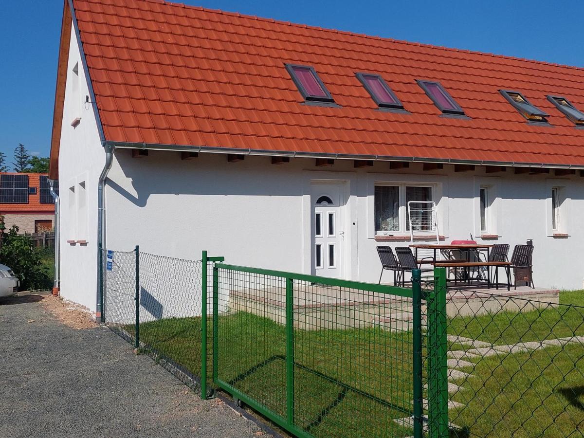 Orbán nyaralóház Kovagoors Exterior foto